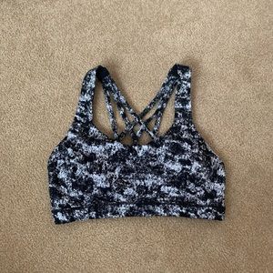 Lululemon Free To Be Serene Bra Size 6!